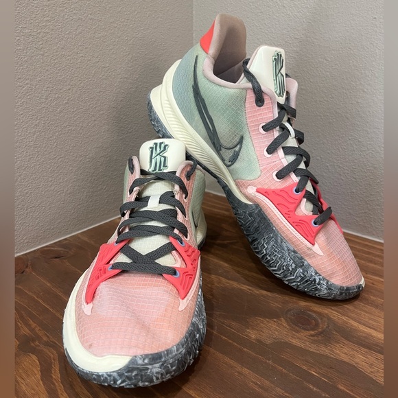 Nike Kyrie 4 Low Pale Coral Size 12